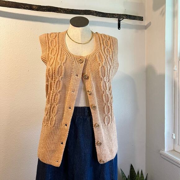 Pale Pink Chunky Cable Knit Sleeveless Button Front Vest Top Sweater Size Medium - Picture 1 of 8